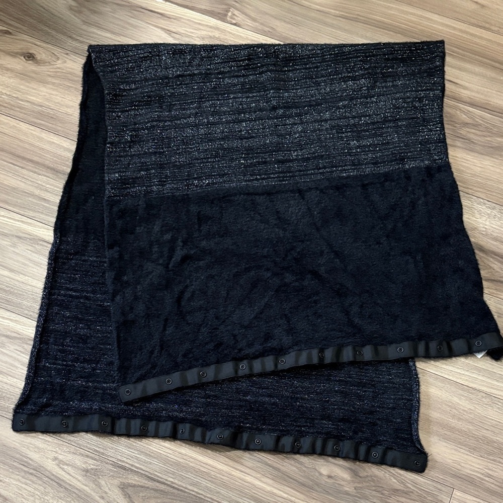 Stella & Dot Black Infinity Snap on Scarf
